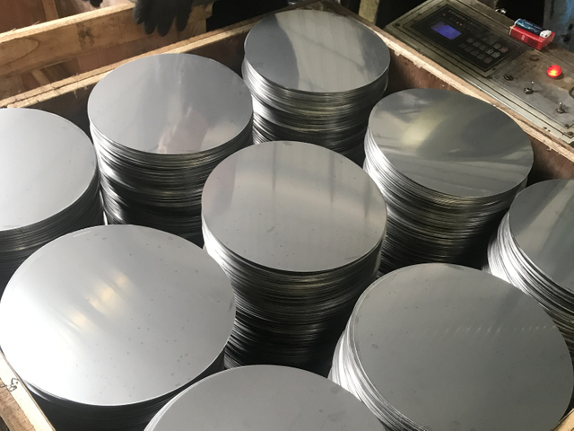 Подгонянный профессионалом ровный яркий алюминиевый круг для дорожных знаков