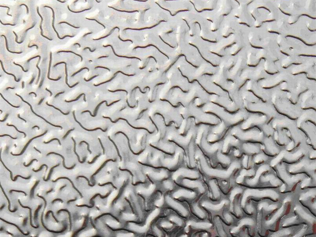 Bobine d'aluminium gaufr&eacute;e robuste